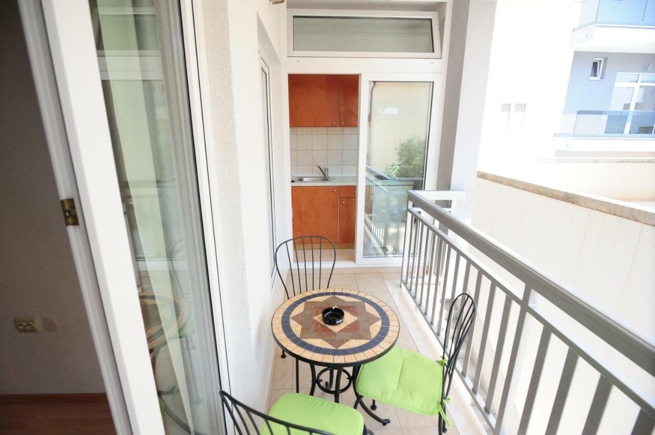 Apartments Knezevic Makarska Exterior foto