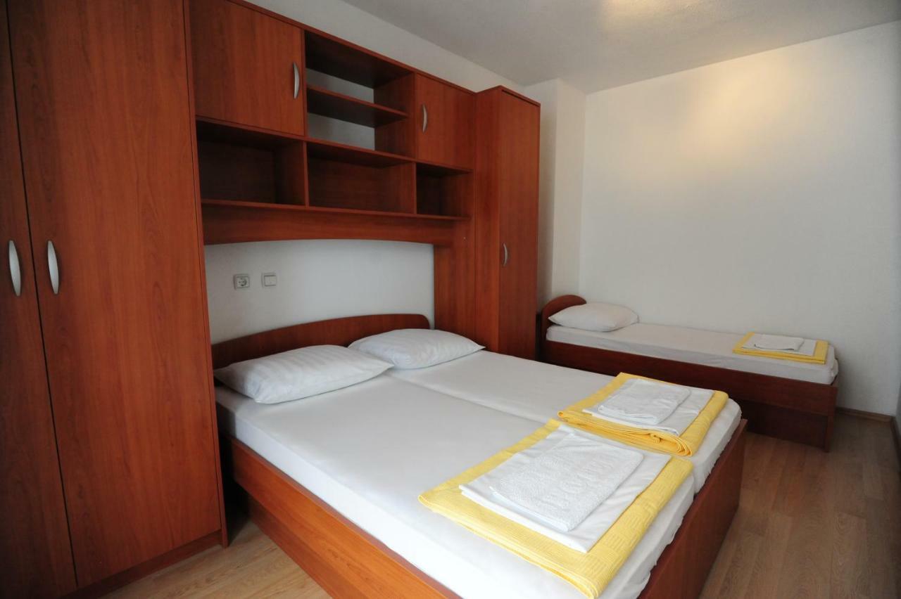 Apartments Knezevic Makarska Exterior foto