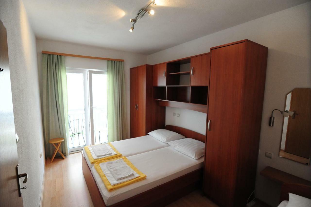 Apartments Knezevic Makarska Exterior foto