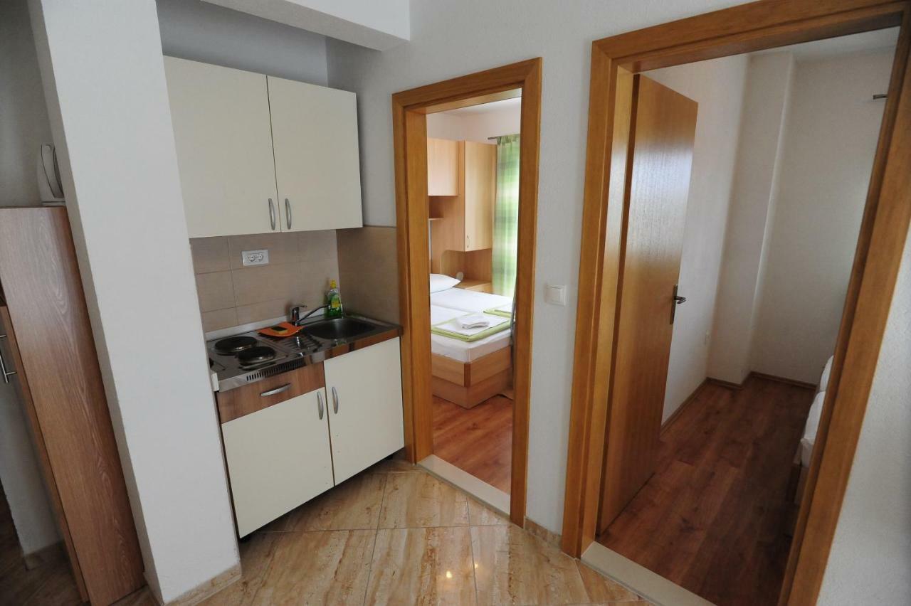 Apartments Knezevic Makarska Exterior foto
