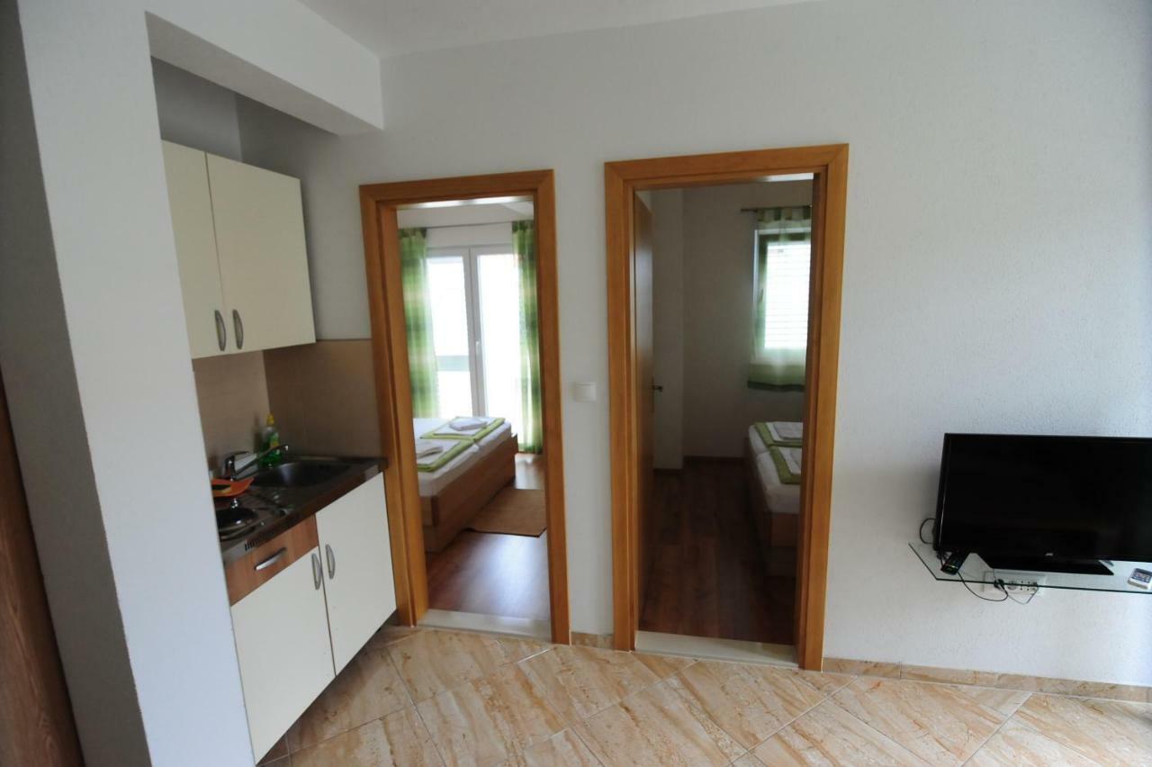 Apartments Knezevic Makarska Exterior foto