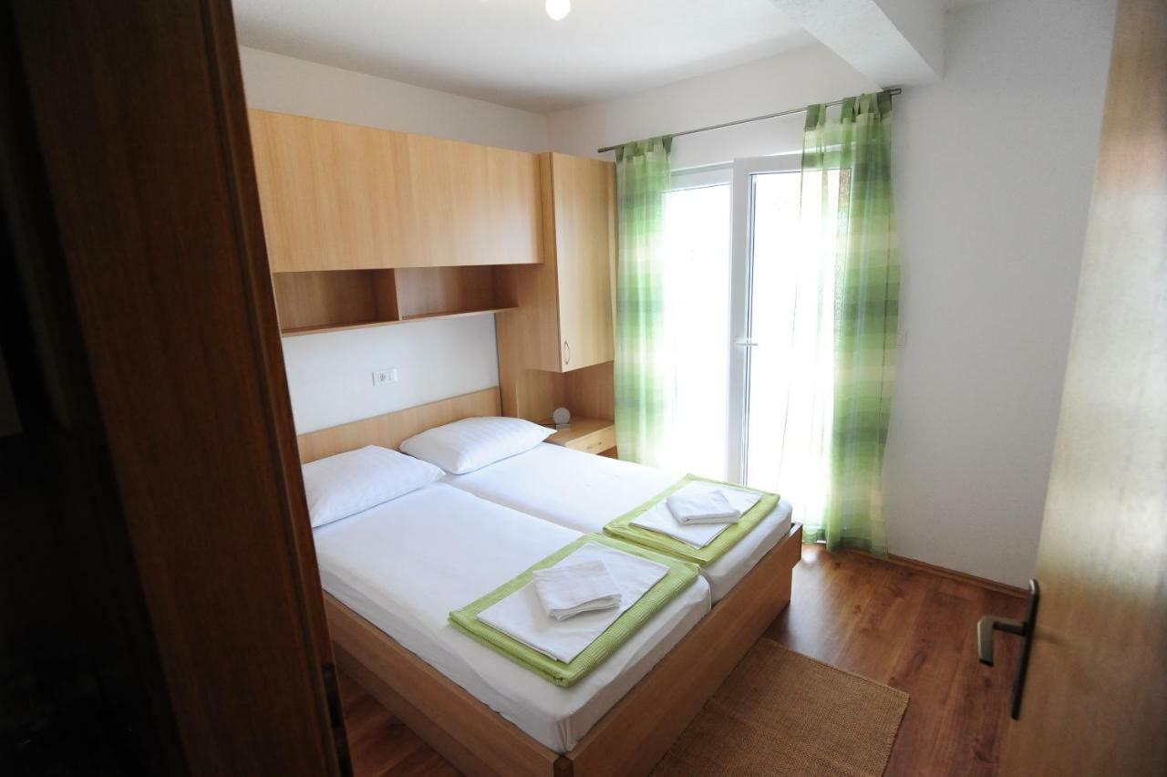 Apartments Knezevic Makarska Exterior foto