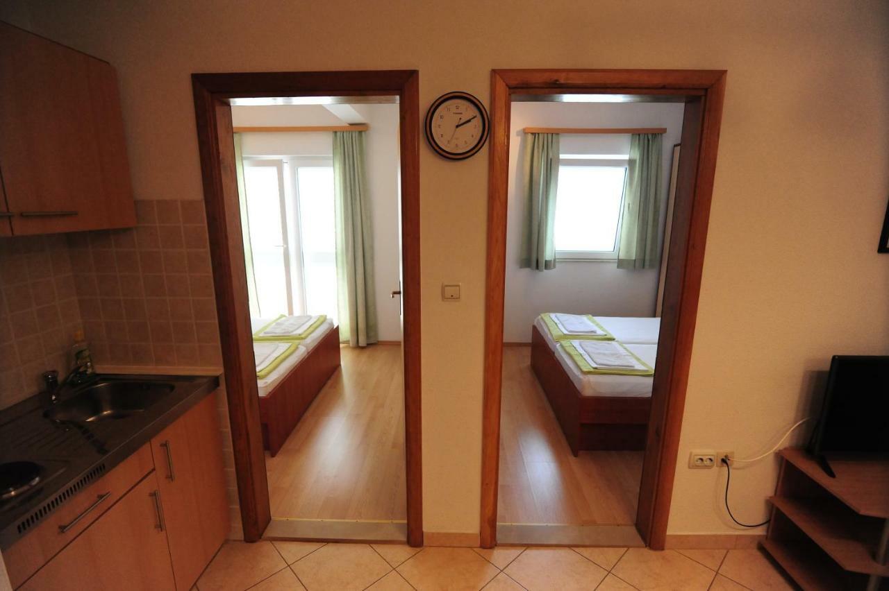 Apartments Knezevic Makarska Exterior foto